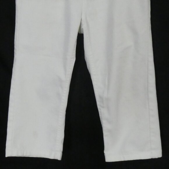 SUKO JEANS | size 4 | Classic White Cropped Capris - Picture 7 of 16